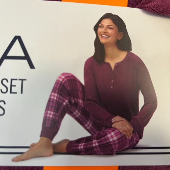 Nautica Women's Dark Pink Henley Silky Fleece Pyjama Set - NWT - Picture 2 of 6